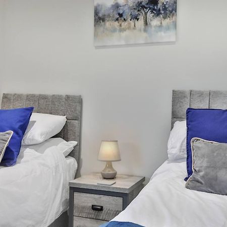Villa Magnificent, Renovated Whole House With Garden Sheffield Esterno foto