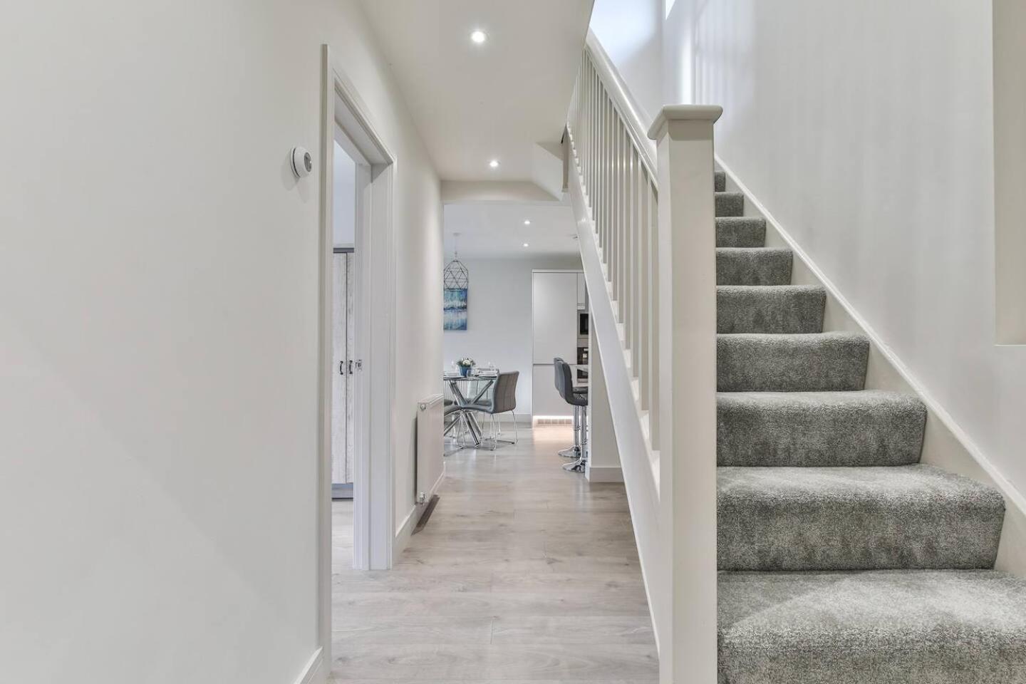 Villa Magnificent, Renovated Whole House With Garden Sheffield Esterno foto