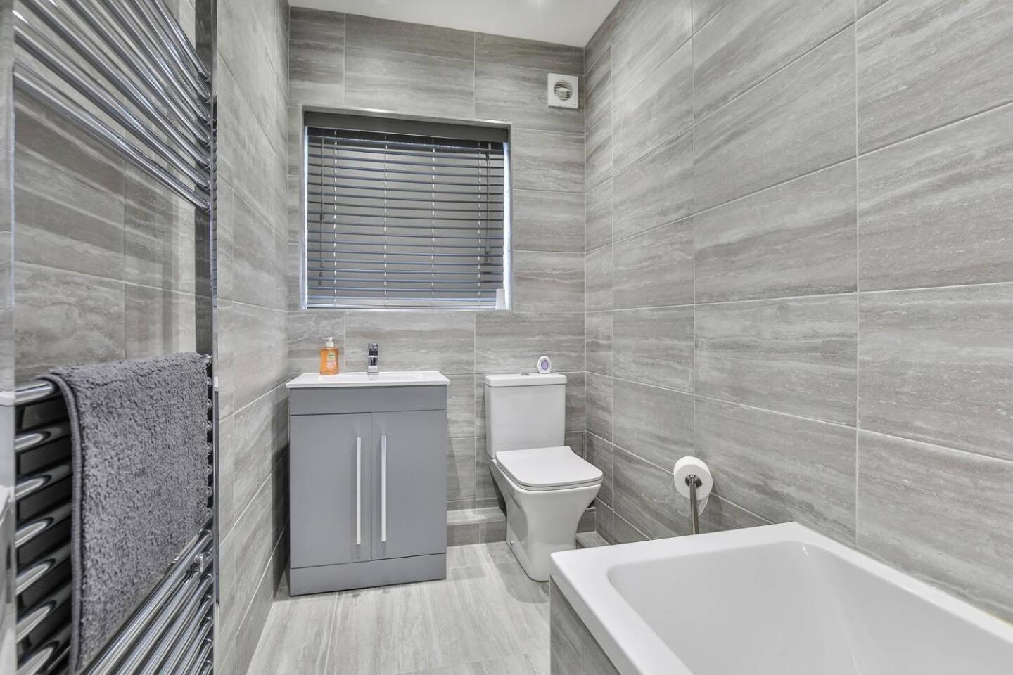Villa Magnificent, Renovated Whole House With Garden Sheffield Esterno foto