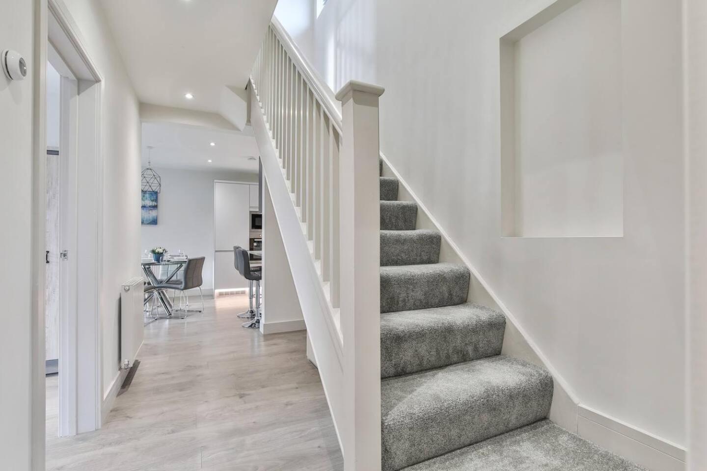 Villa Magnificent, Renovated Whole House With Garden Sheffield Esterno foto