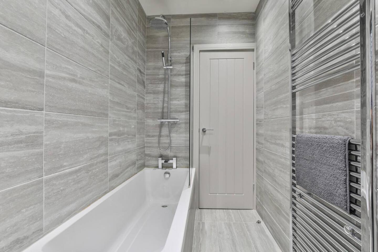 Villa Magnificent, Renovated Whole House With Garden Sheffield Esterno foto