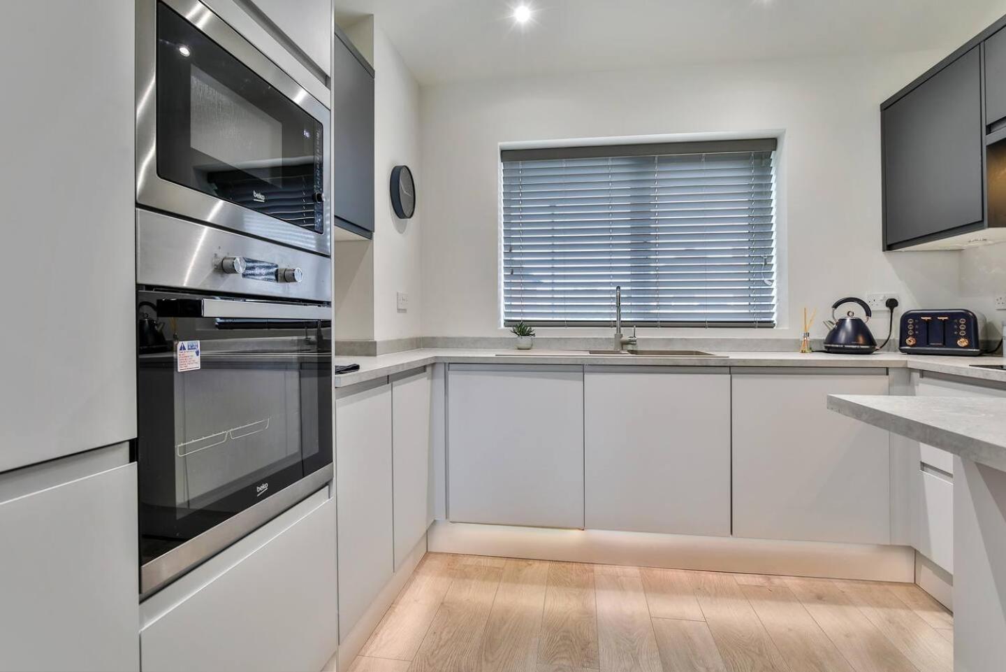 Villa Magnificent, Renovated Whole House With Garden Sheffield Esterno foto